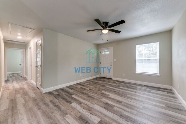 Foto del edificio - 3452 Kellogg Ave