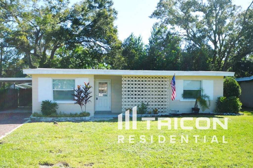 Primary Photo - 5151 Flamingo Dr N
