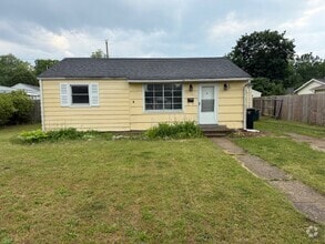 Building Photo - 1302 Eastbrook Dr