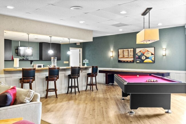 Interior Photo - Skyland Pointe