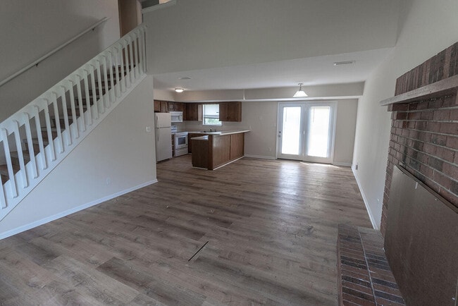 Building Photo - 1916 Mirtle Grove Ct