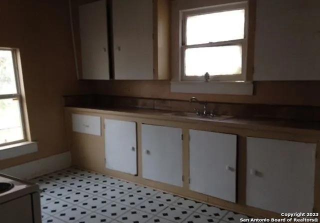 Foto del edificio - 1113 Rivas St