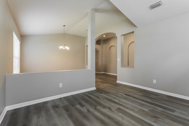 Building Photo - 2638 Allwood Ave