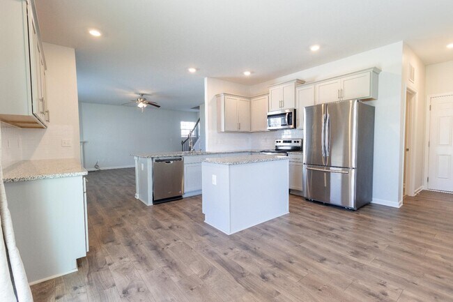 Foto del edificio - 478 Sapphire Rd