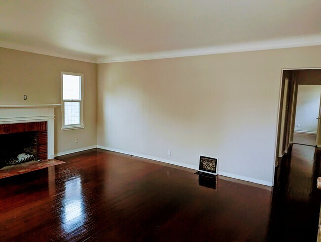 Living Room - 1128 16th St