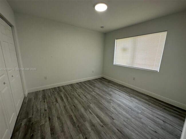 Foto del edificio - 1095 NE 149th St