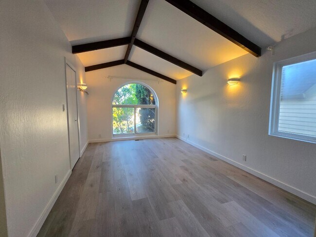 Foto del edificio - 131 Hazel Ave