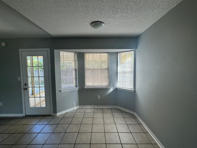 Foto del edificio - 102 Ridge Ln