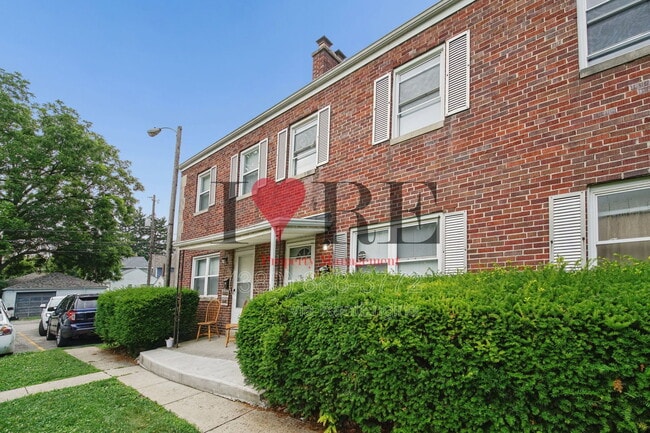 Building Photo - 338 C S Chase