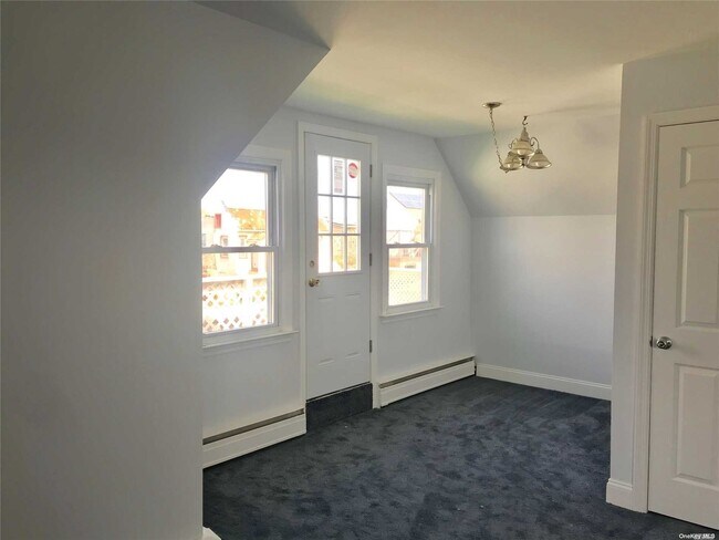 Building Photo - 450 E Hudson St