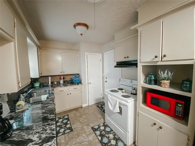 Foto del edificio - 208 Thompson Dr