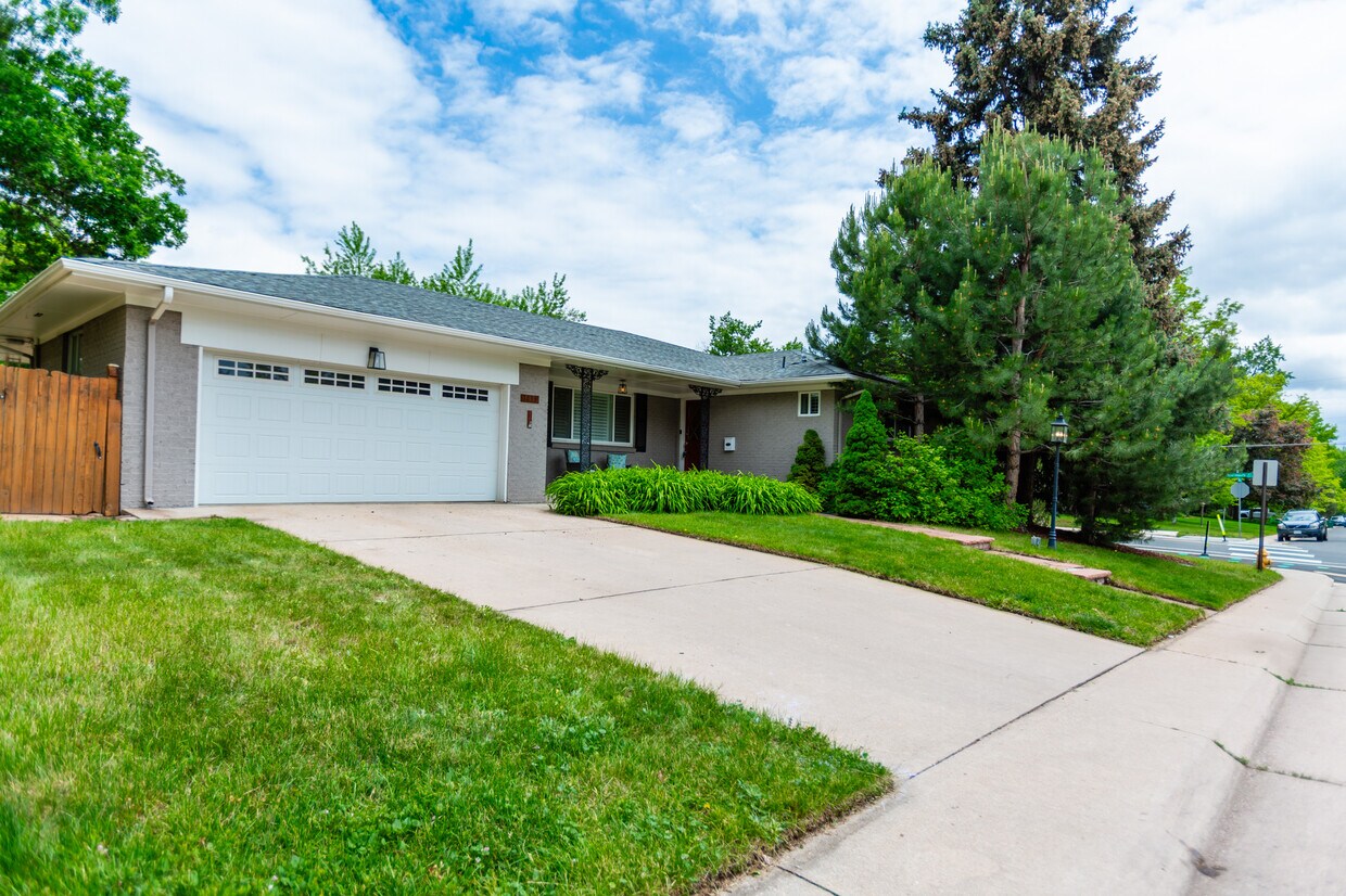 Foto principal - 3098 S Vine St