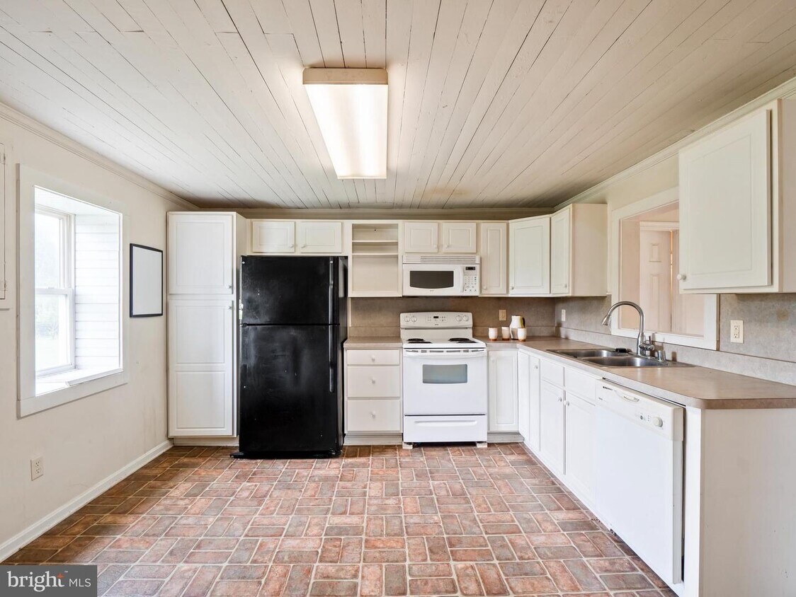 Primary Photo - 356 Cropp Rd