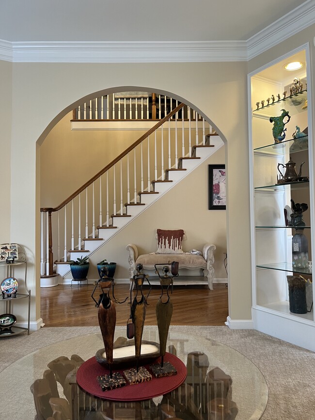 Foto del edificio - 619 Ashwood Ct