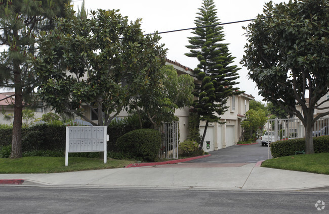 Building Photo - Canyon Crest Townhomes