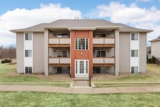 Building Photo - 2432 Rushmore Dr