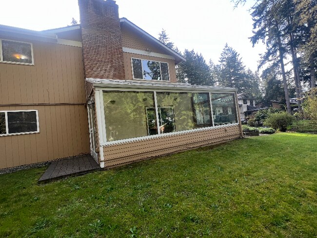 Building Photo - 161 131st Ave NE