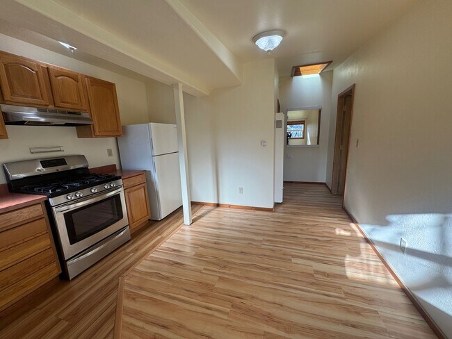 Foto del edificio - 3260 West End Rd