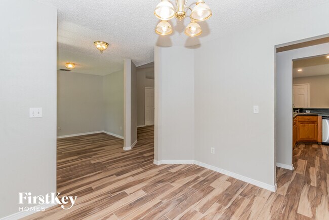Building Photo - 9759 Redbird Creek Dr