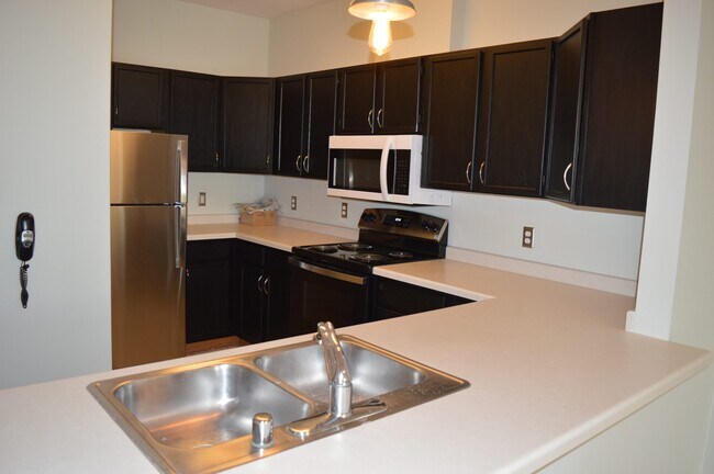 Building Photo - 301 Harbour Town Dr