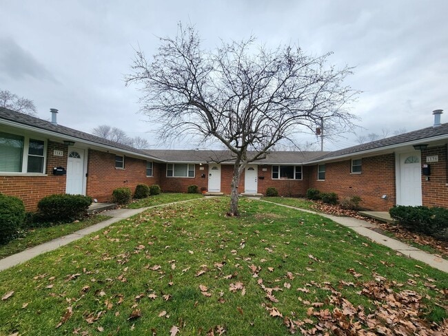 Building Photo - Charming 3BR 1 BA Home with Renovated Kitchen & In-unit Laundry in Worthington