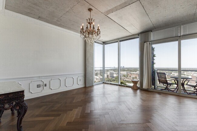 Foto del edificio - 777 N Ashley Dr