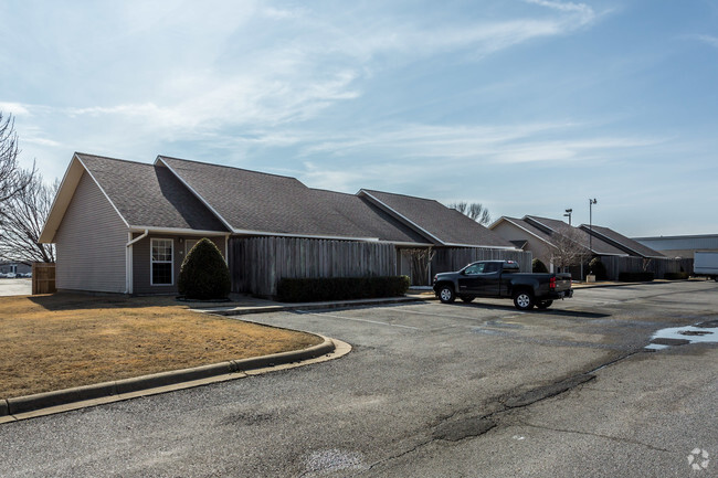 Building Photo - Highland Park Apartments