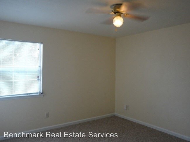Foto del edificio - 2225 Timberwood Cir S