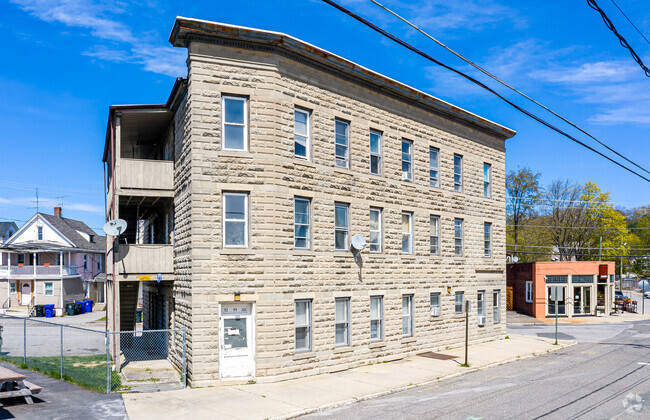 Building Photo - 66-74 Center St