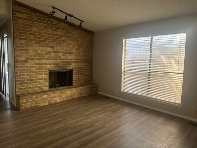 Building Photo - Duplex - Putnam City North Schools