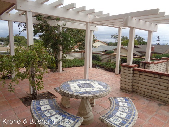 Foto del edificio - 4 br, 3 bath House - 2002 Wilbur Ave
