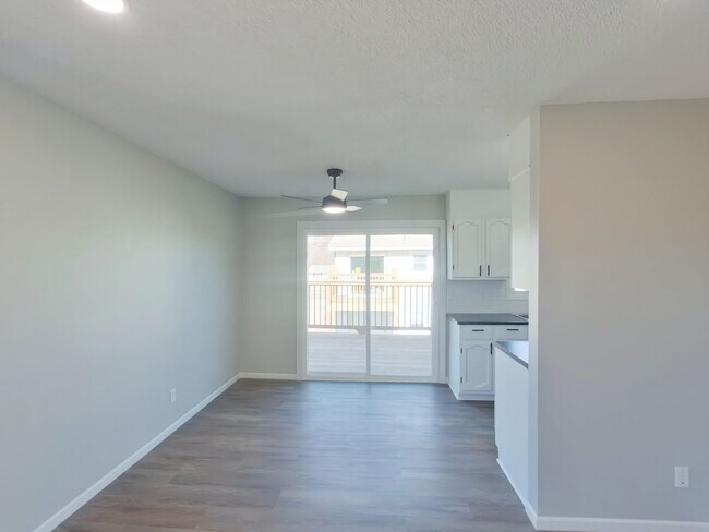 Foto del edificio - 242 N Acadia Ave