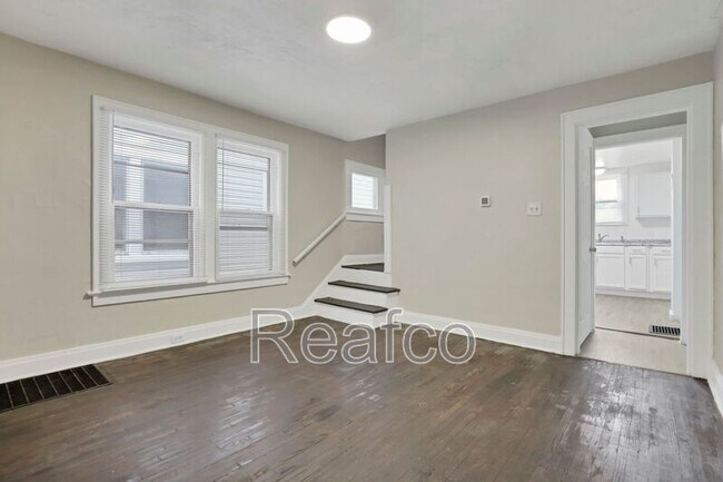 Building Photo - 659 S Burgess Ave