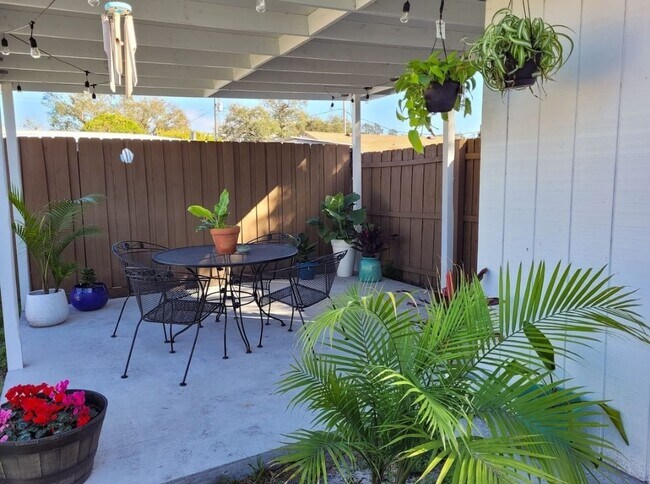 private pergola - 4444 17th St W