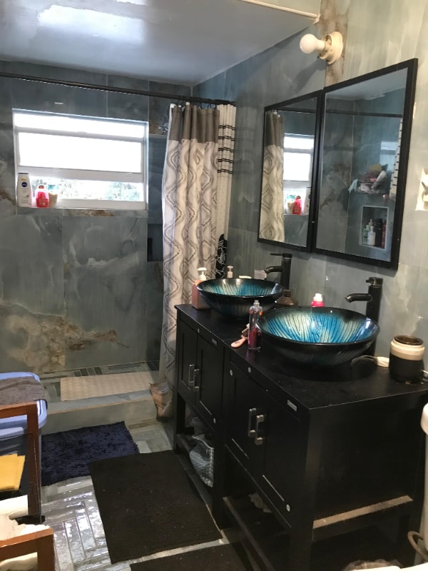 Building Photo - 1425 Hillcrest Dr