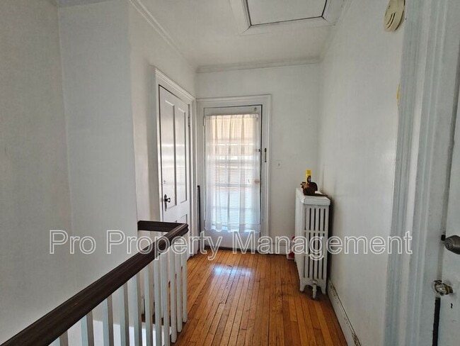 Foto del edificio - 98 Gilbert Ave