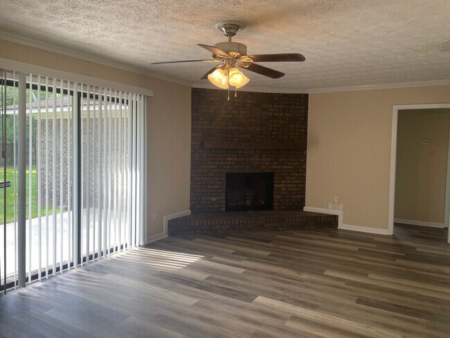 Foto del edificio - 3 Bedroom/2Bathroom in Foxborough Subdivision