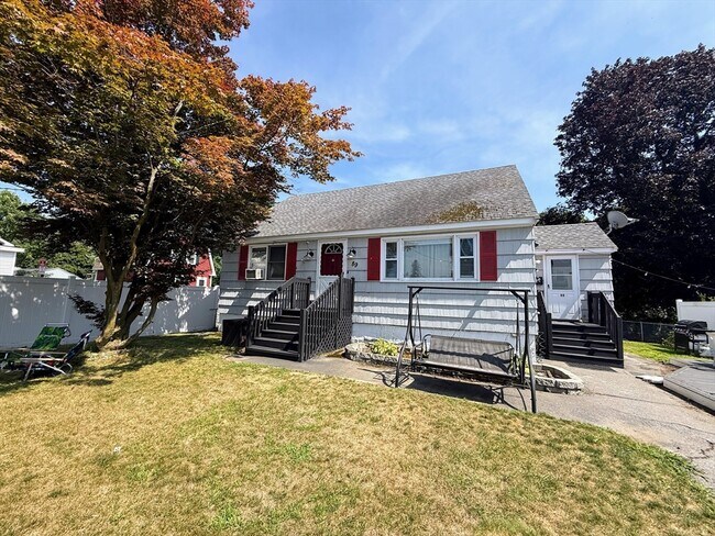 Foto del edificio - 89 Bunker Hill Ave