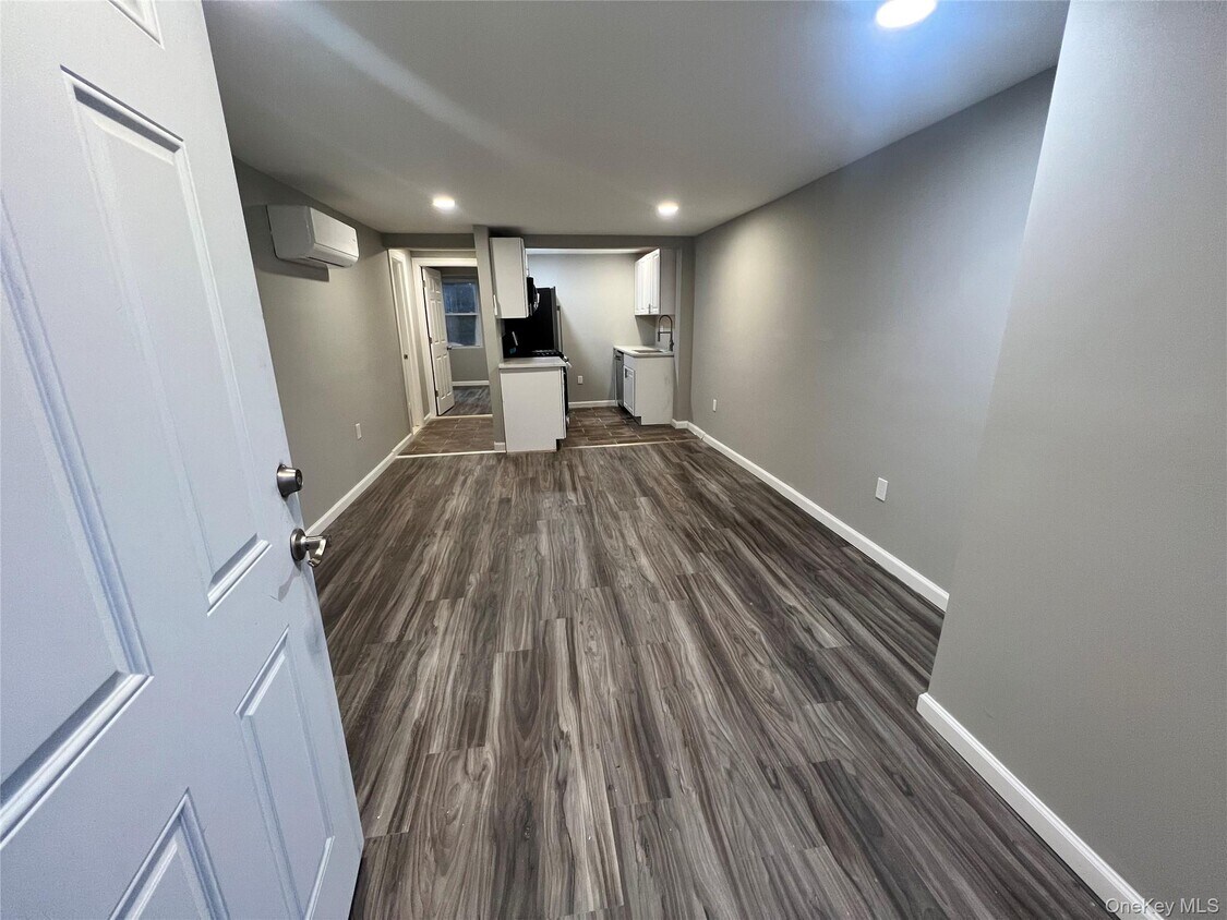 Foto principal - 99 S Hamilton St
