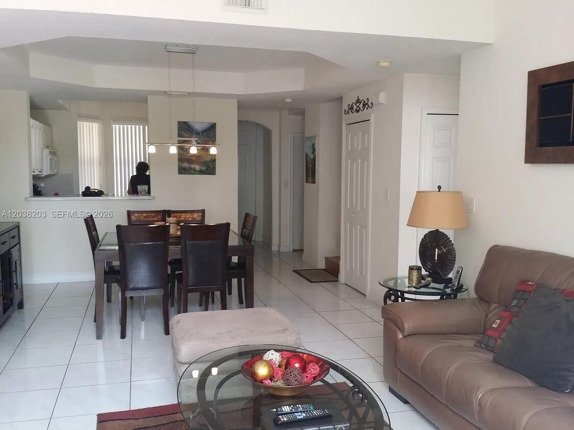 Photo - 4527 NW 97th Court, Doral, FL 33178 - 3366