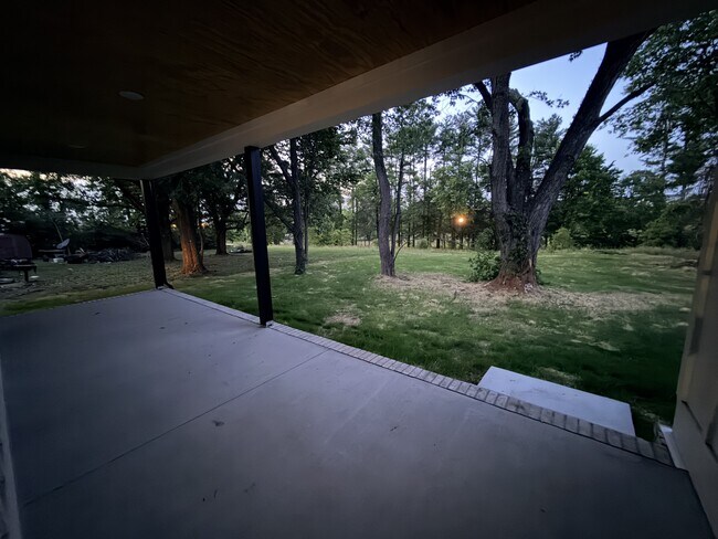 Building Photo - 1720 Allison Ave