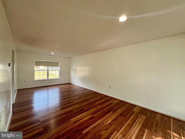 Foto del edificio - 210 Posting Way