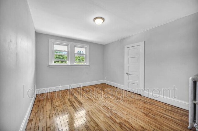 Building Photo - 12 Ridgefield St