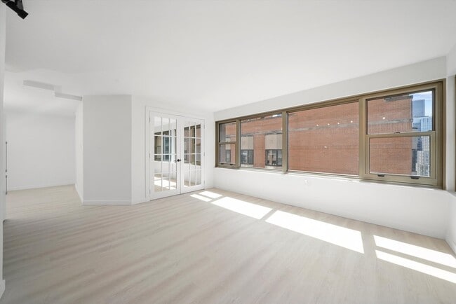 Foto del edificio - 247 E Chestnut St