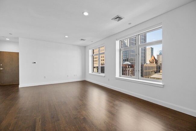 Building Photo - 425 Boylston St