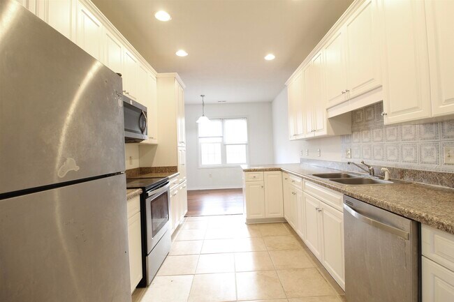 Foto del edificio - 2911 Diamond Spring Ln