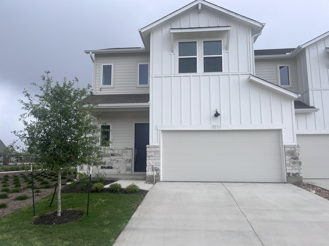 Foto principal - 8519 Sommery Ln