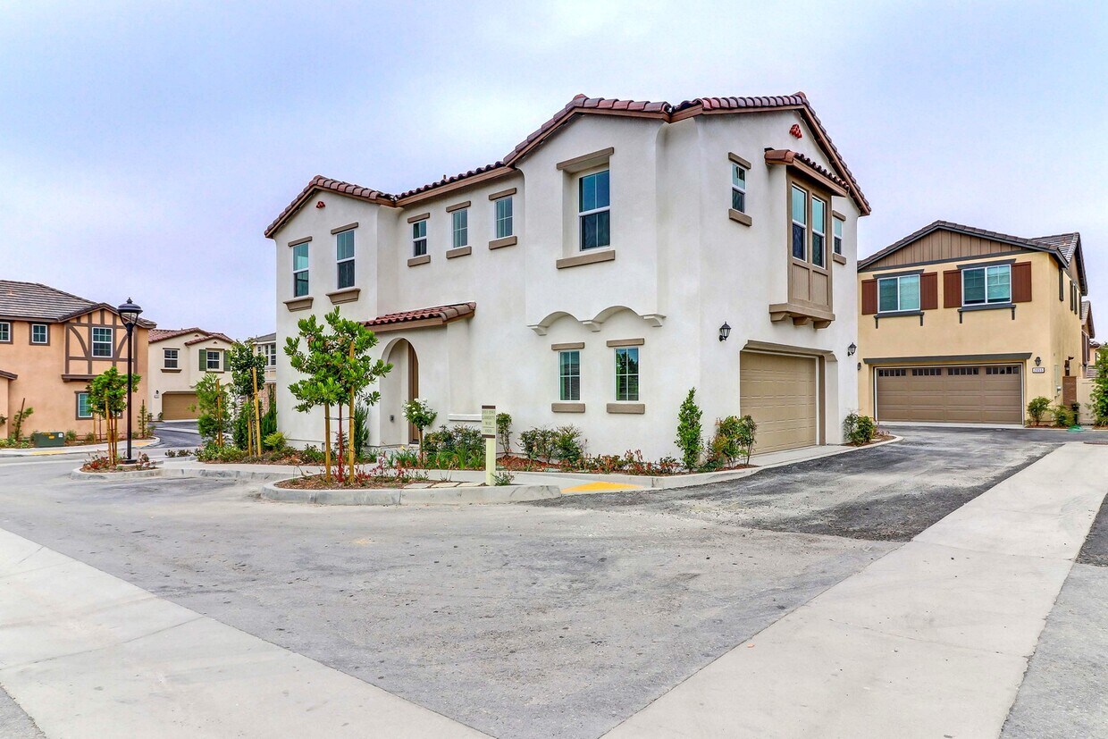 2051 Liberty Wy, Claremont, CA 91711 Condo for Rent in Claremont, CA