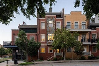 Building Photo - 109 NE 3rd St