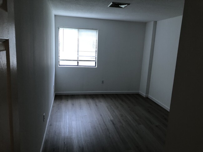 Building Photo - 15 Blackstone Dr